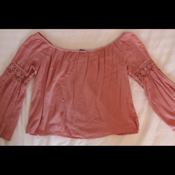 Pink off the shoulder top (L) - Picture 2 of 4